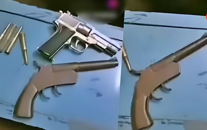 स्कूल बैग खोला तो निकले कट्टे-कारतूस! अलीगढ़ में हथियारों के साथ छात्रों का VIDEO वायरल, अब DSP ने खोले सारे राज स्कूल बैग खोला तो निकले कट्टे-कारतूस! अलीगढ़ में हथियारों के साथ छात्रों का VIDEO वायरल, अब DSP ने खोले सारे राज