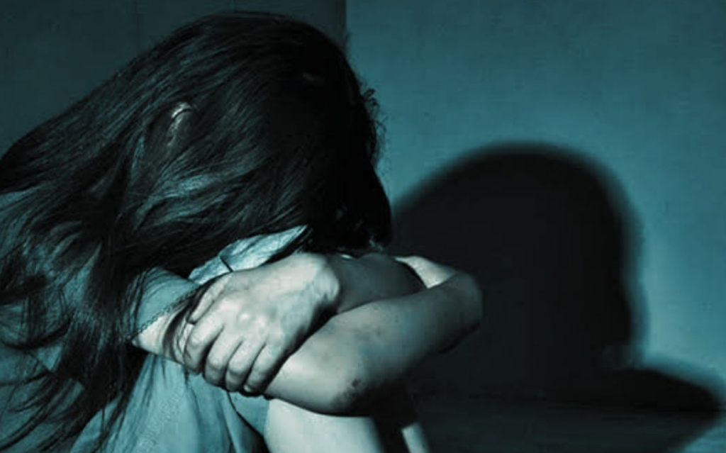 नाबालिग बेटी को बार-बार किया प्रेग्नेंट, जबरन कराया गर्भपात फिर चंद रुपयों में बेचा मासूम; पुलिस ने दबोचा दरिंदा पिता और पूरा गैंग!​​​​